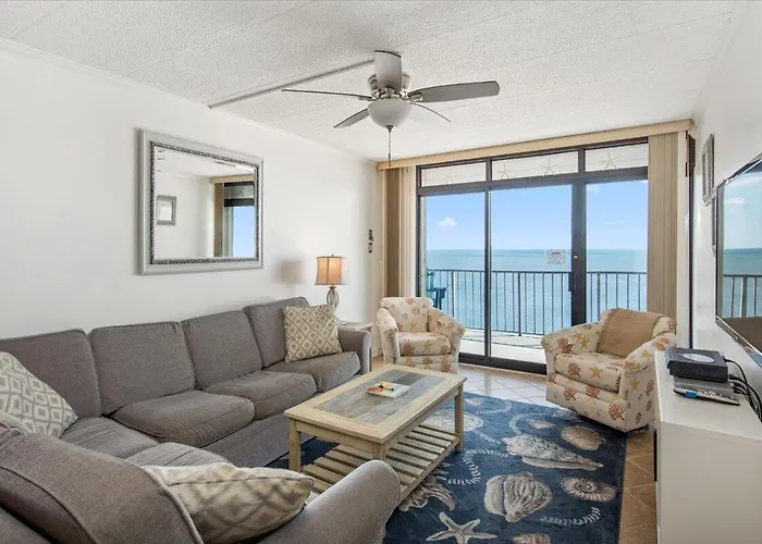 Ocean Front 3 Bedroom In Sea Terrace With Outdoor Pool! Holiday home